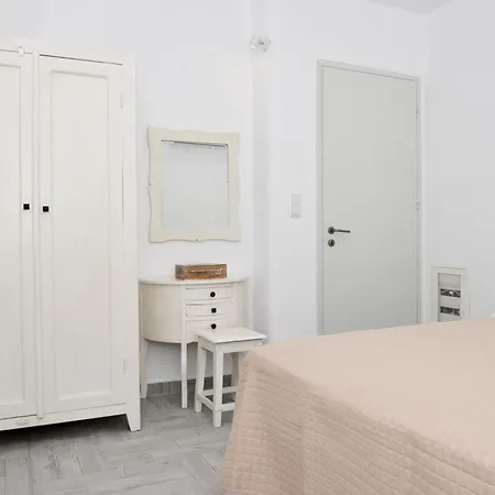 Erato Naxian Album With Private Pool In Naxos فيلة *